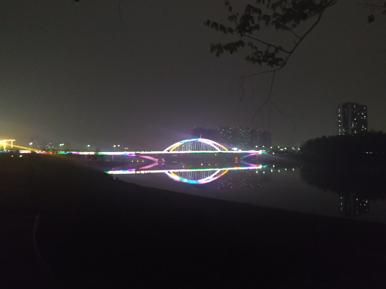 资阳沱东看那灯光下的撩人的夜景