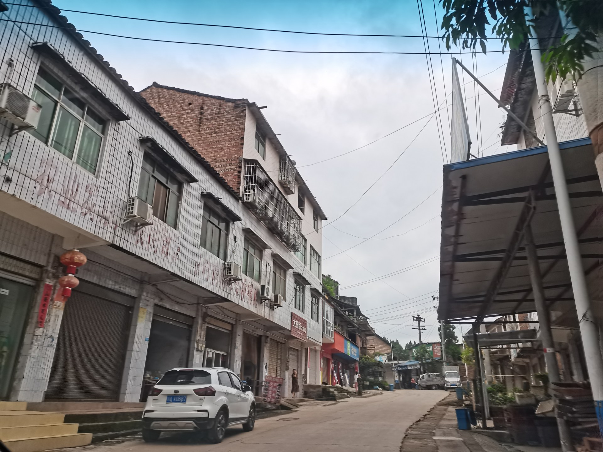 清流镇,因大清流河从境内穿过,山清水秀,宋朝时,曾设县衙,有上大匪侣