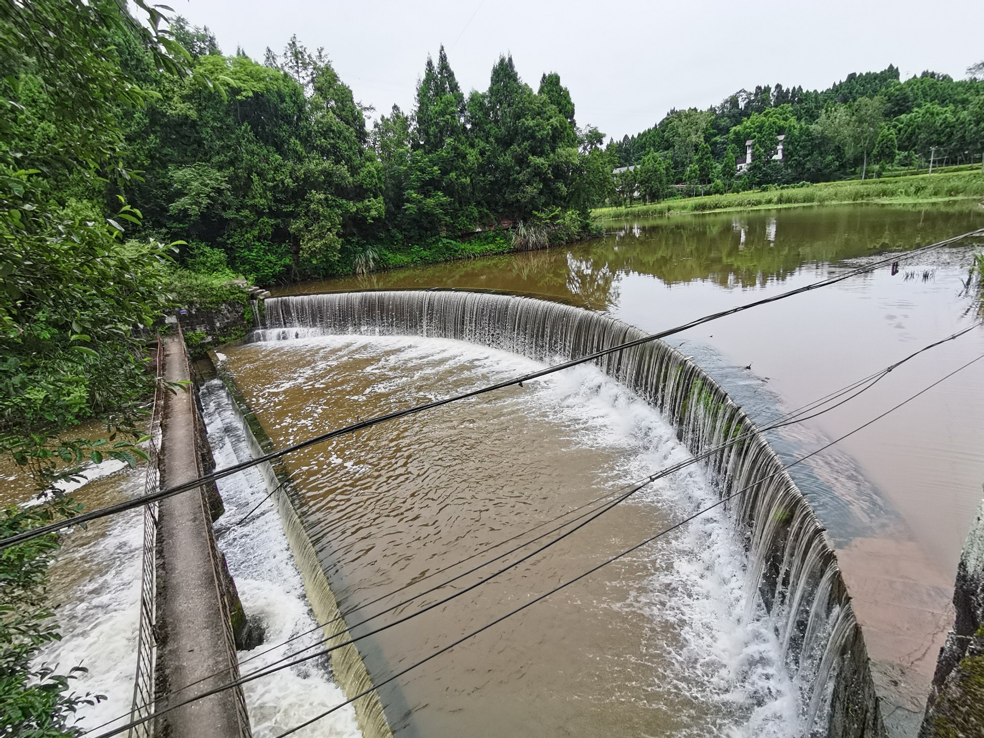 快来安岳清流镇翰林村"小山峡"看瀑布啊