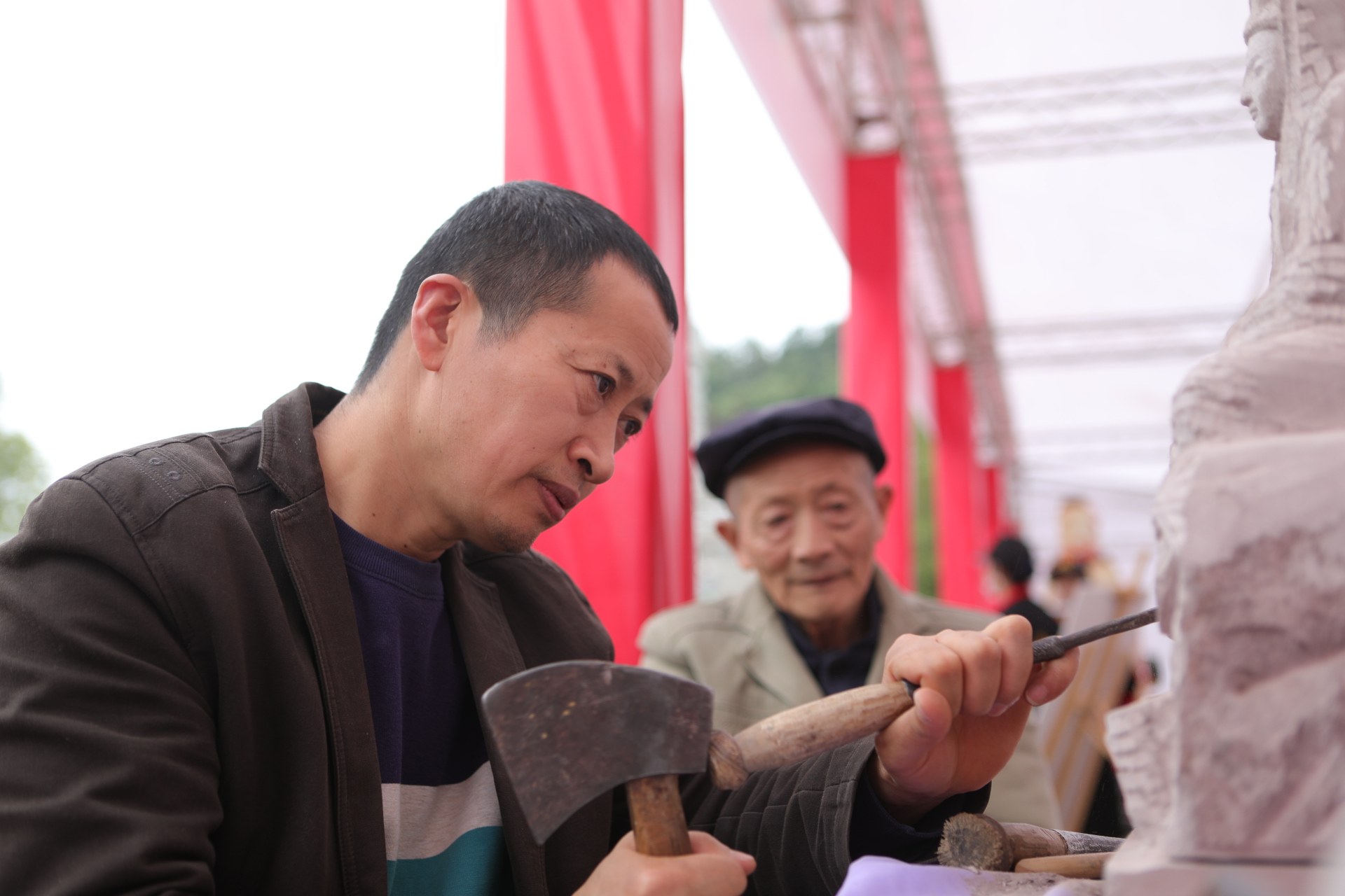 【小草原创】安岳佛雕工艺传承人邓永佳