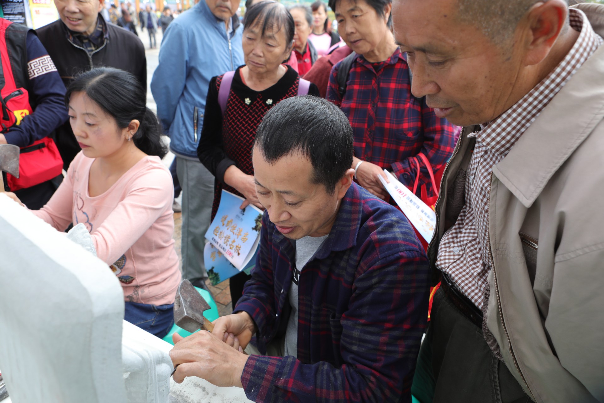 【小草原创】安岳佛雕工艺传承人邓永佳
