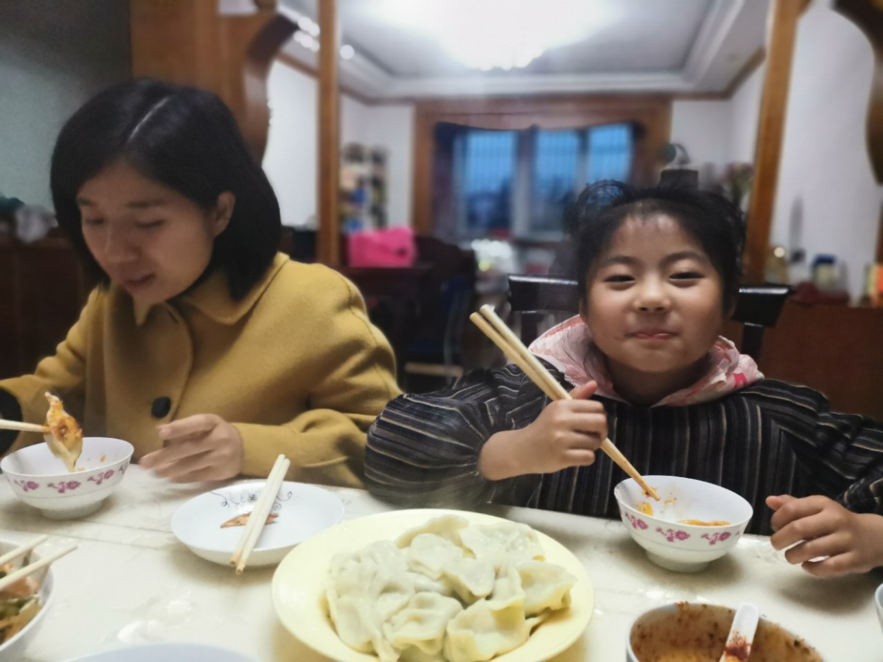 包餃子,吃餃子,過年夜,全家團圓迎新年