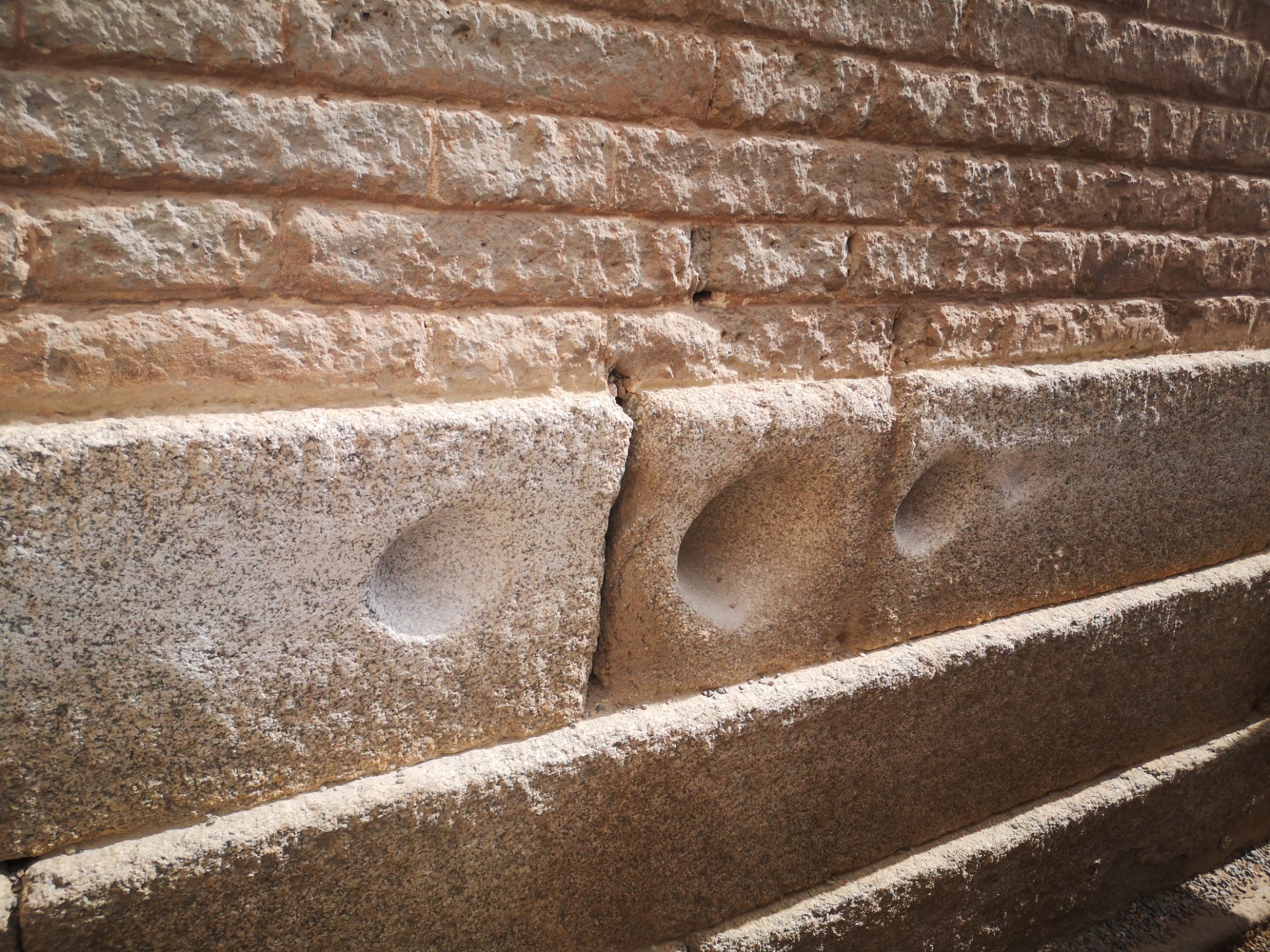 看看酒泉市嘉峪关"击石燕鸣"的悲凄故事