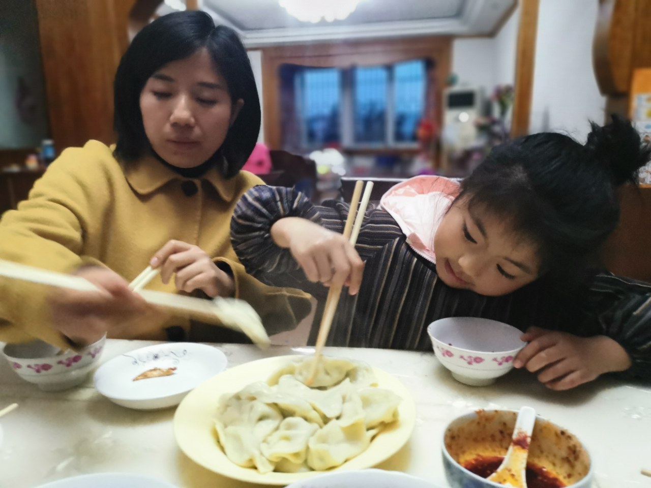 包餃子,吃餃子,過年夜,全家團圓迎新年