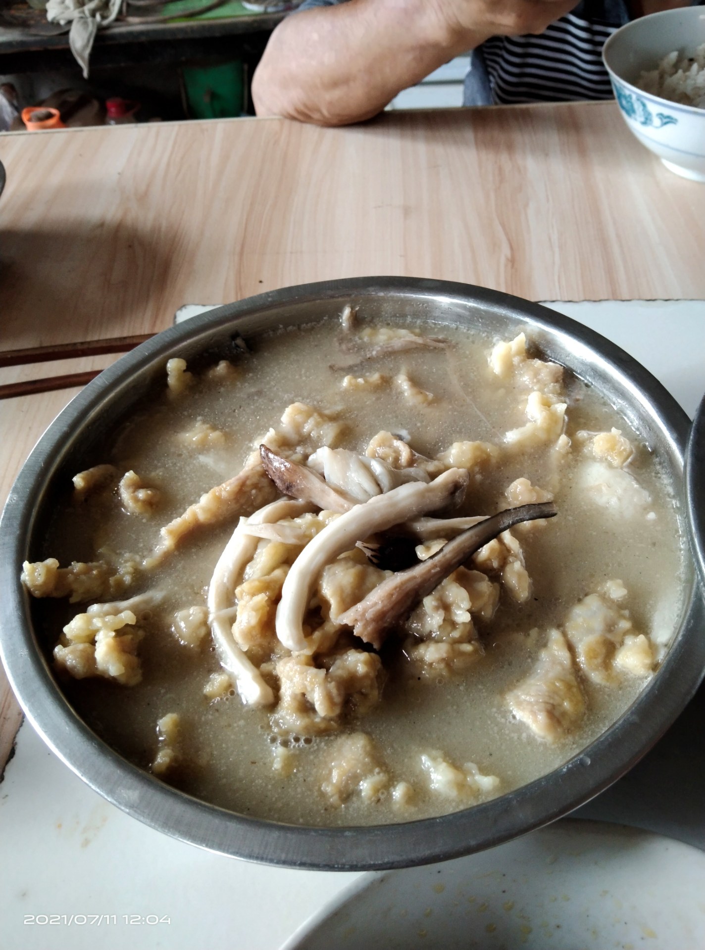 前几天下雨老妈捡的伞把菇实在太香了