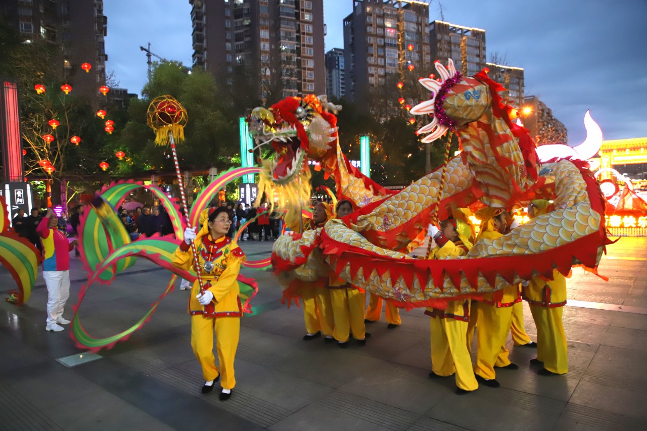 【资阳市民间文艺家协会】系列报道(5)赏灯舞龙闹元宵,载歌载舞喜迎春