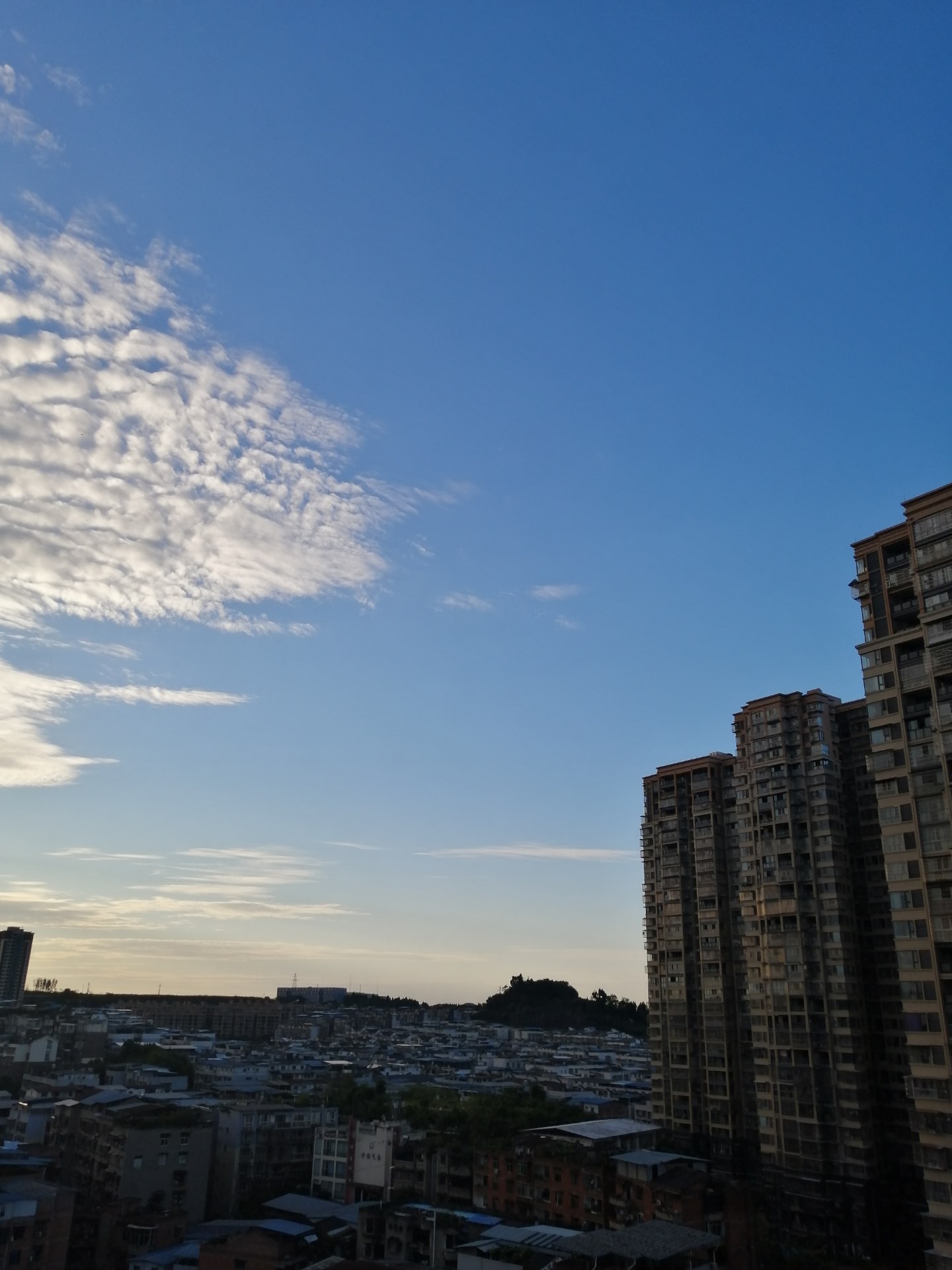 原创 蓝天白云的安岳