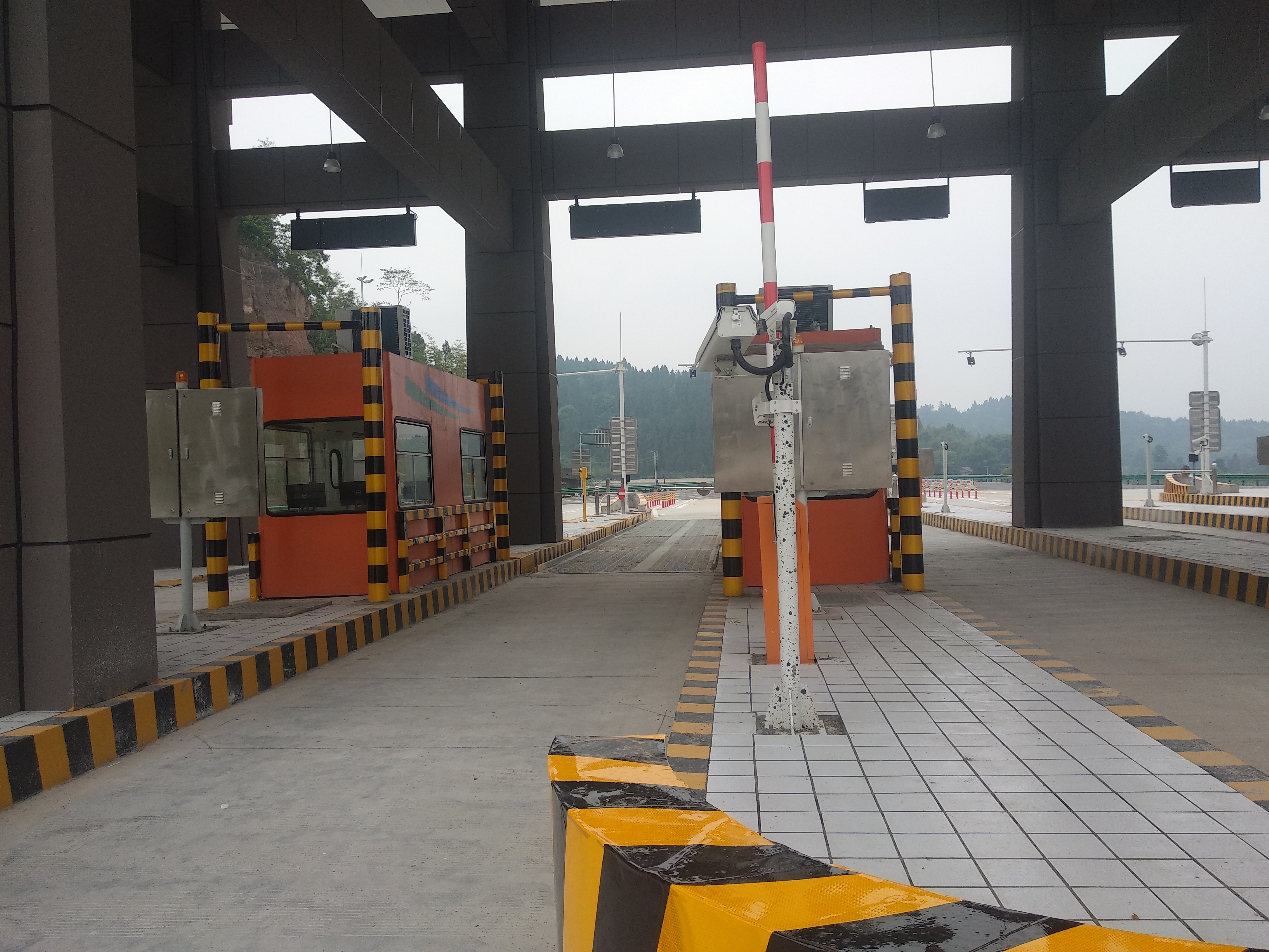 成资渝安岳西收费站全面完工,6.1能通车吗?